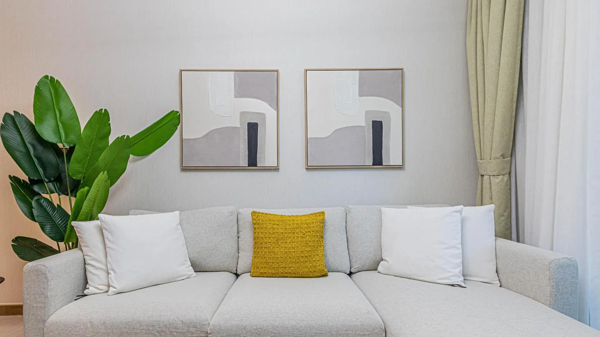 Modern Luxury 1Br Missoni Apt With Canal Panorama Dubaj